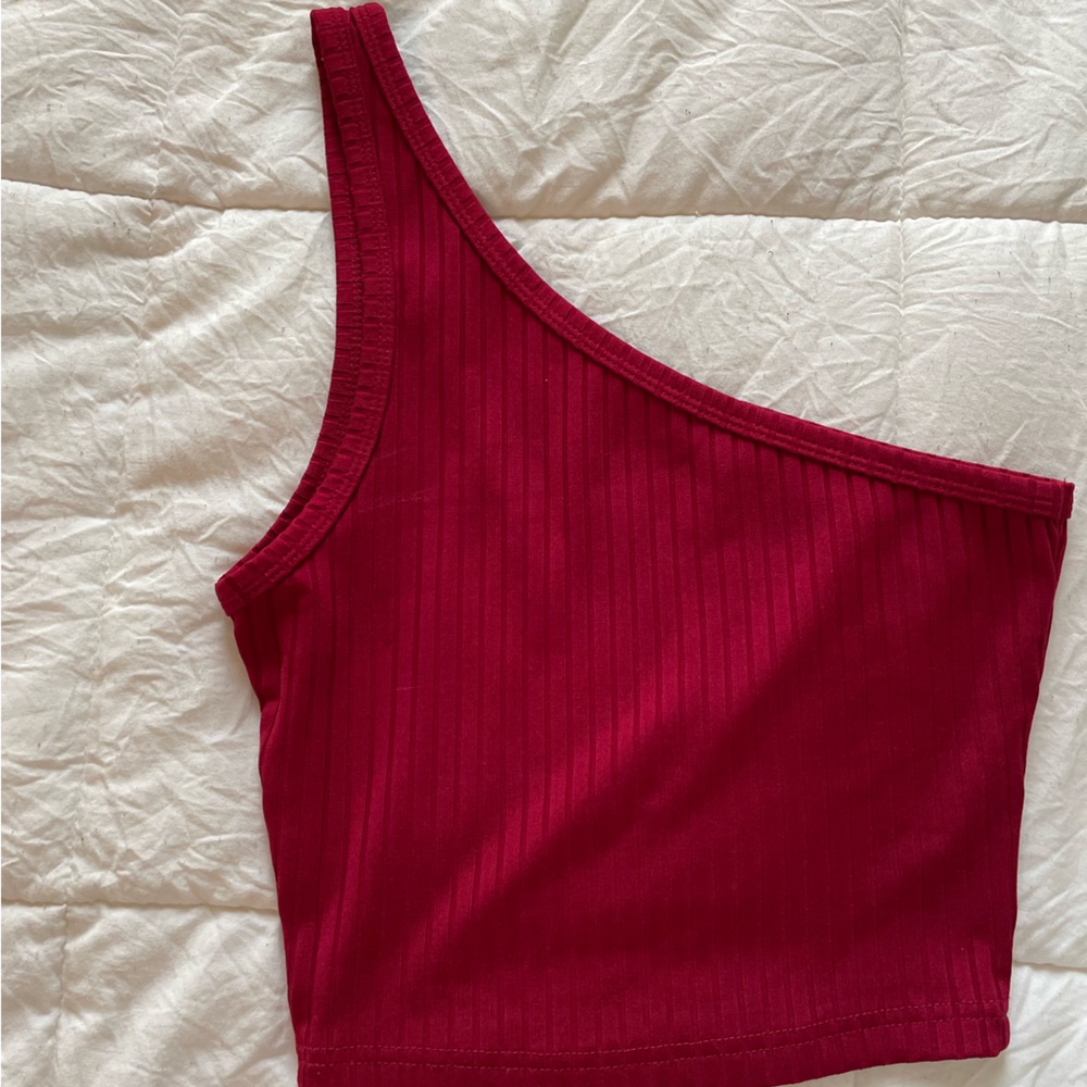 One shoulder red crop top